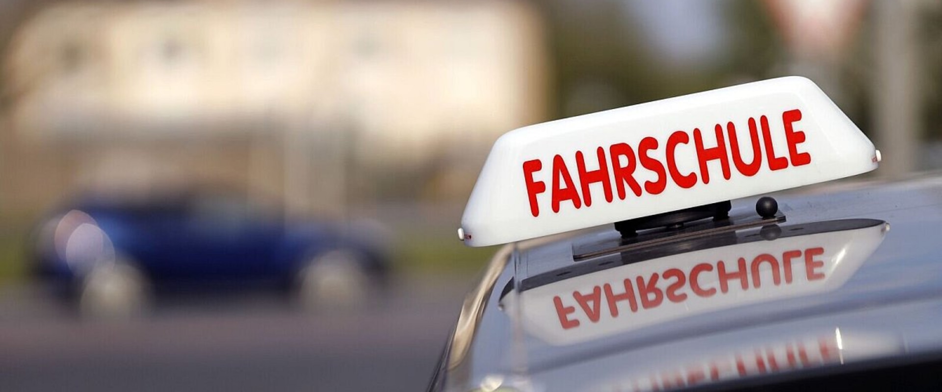 Wie lange dauert es, an einer Fahrschule fahren zu lernen?