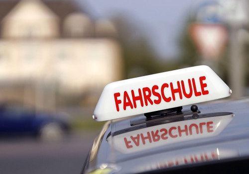 Wie lange dauert es, an einer Fahrschule fahren zu lernen?